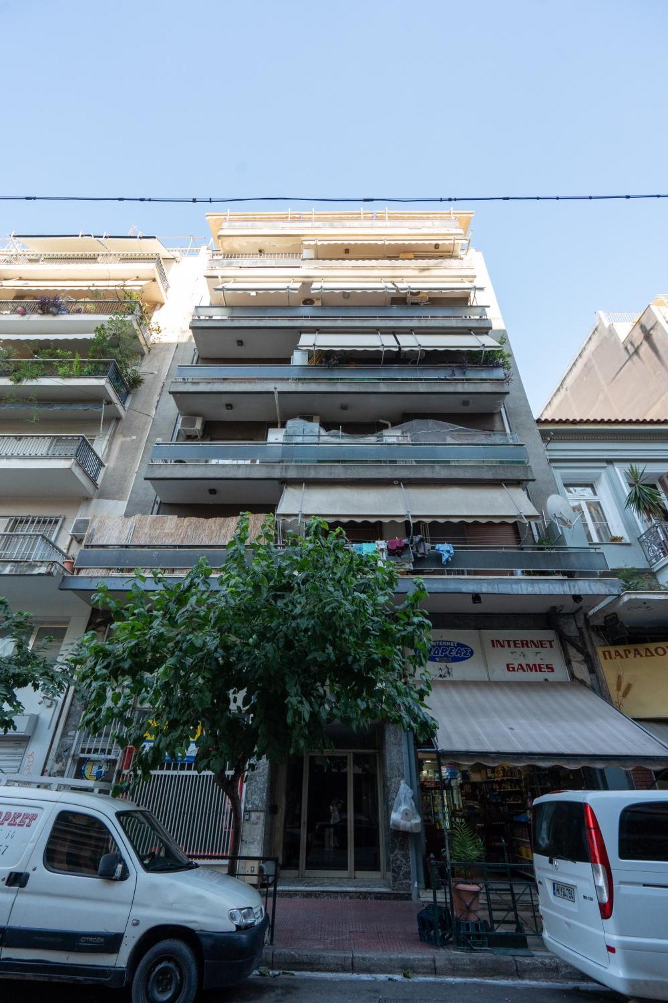 Luxury Apartment Next To The National Museum Athens Exterior photo